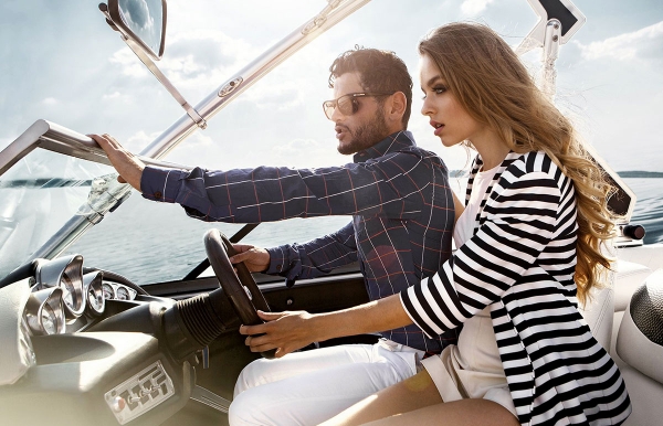 Paying in cash a Yacht